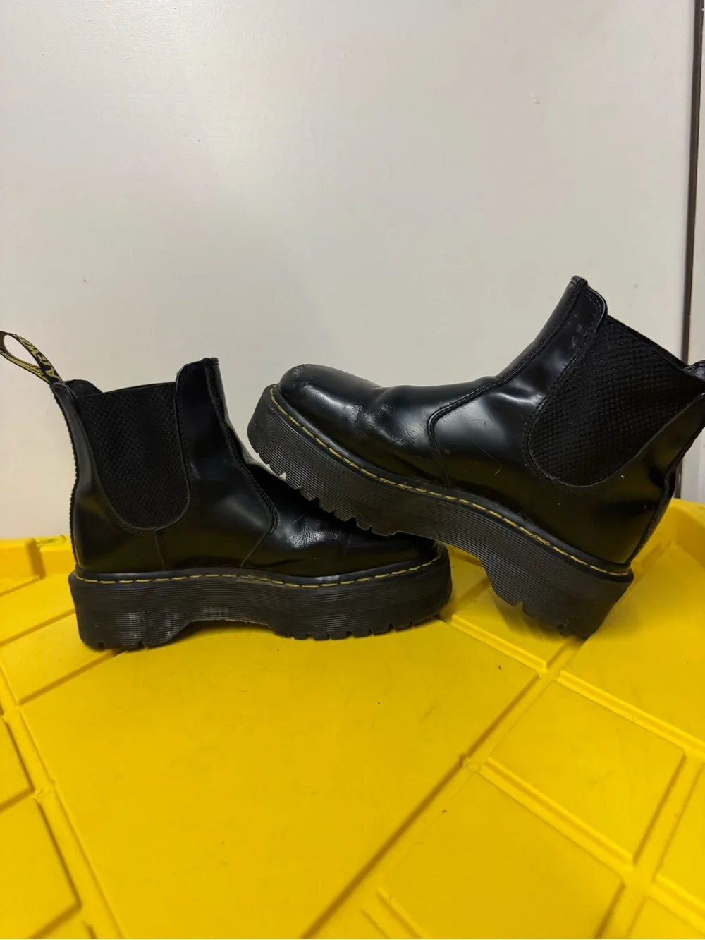 Dr. Martens 2976 Quad Black Platform Chelsea Boots Women’s 8 Men’s 7
